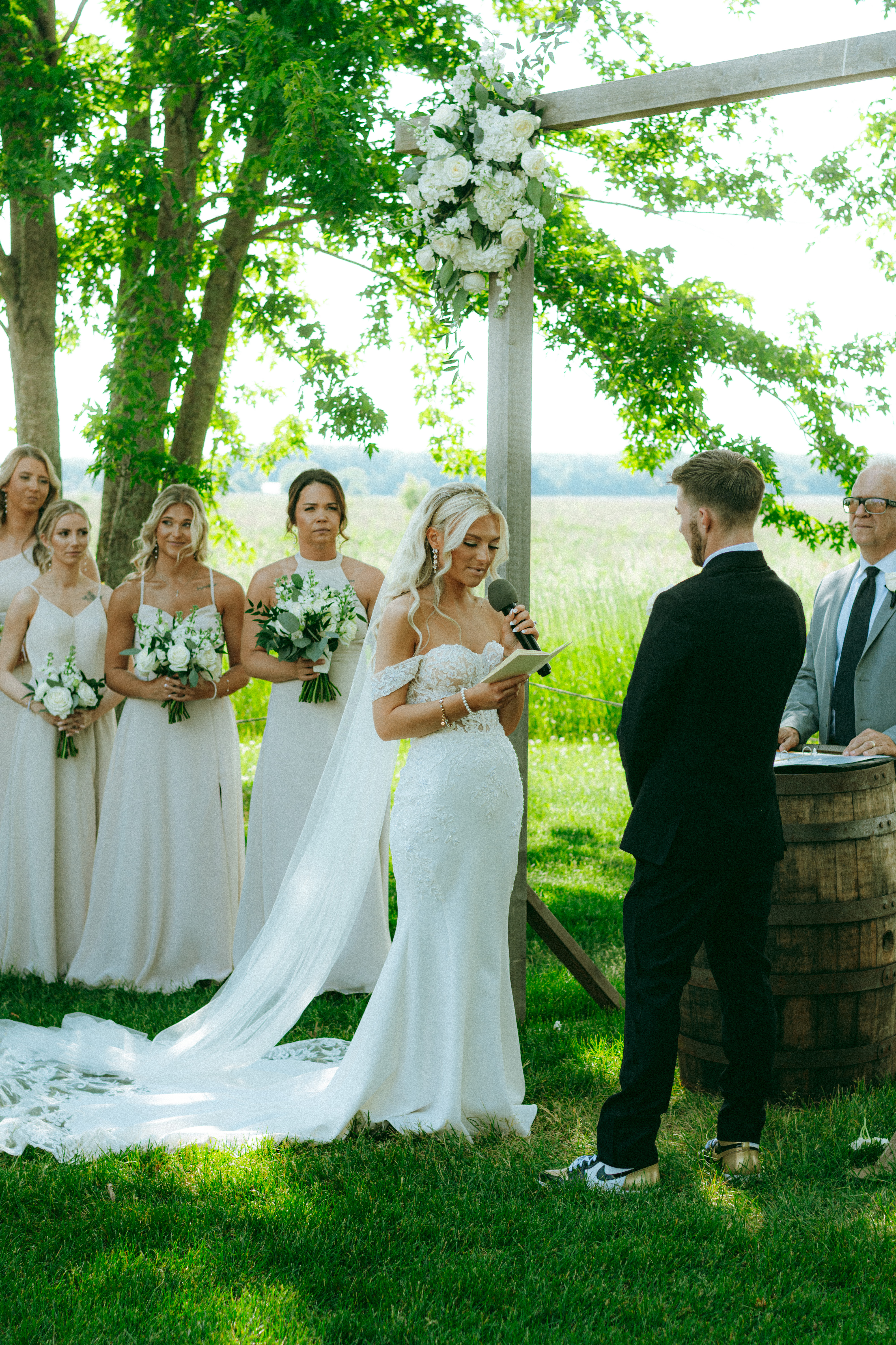 Epic wedding moment in beautiful natural setting